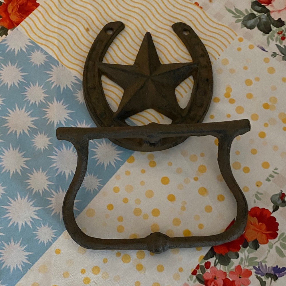 Hobby Lobby Rustic Cast Iron Horseshoe Star Towel Ring - Brown